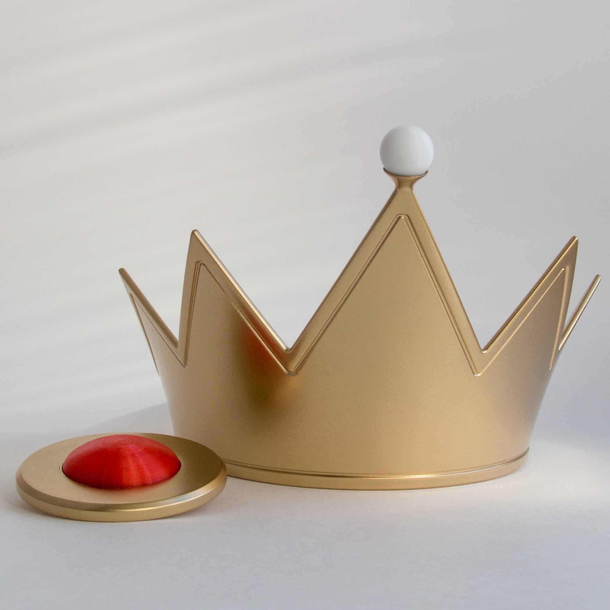Evil Queen costume: Crown and Brooch