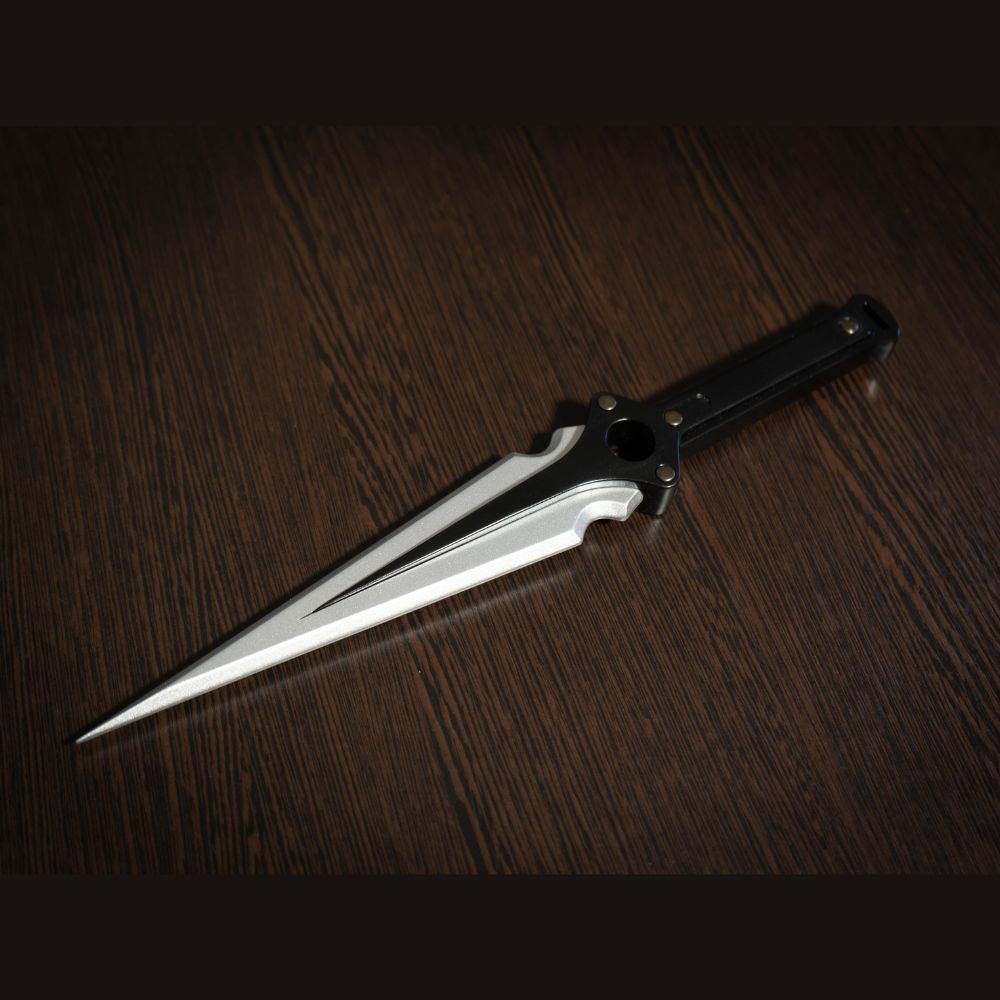 Persona 5 Joker's Dagger cosplay