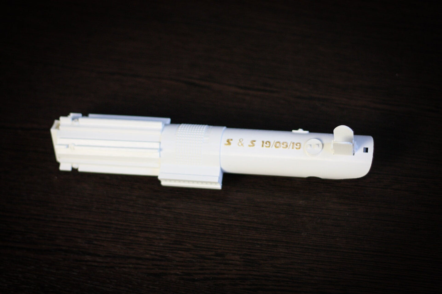 Star-Wars-Bridal-Bouquet-Holder-Pure-White-star-wars-wedding-Luke-Skywalker-
