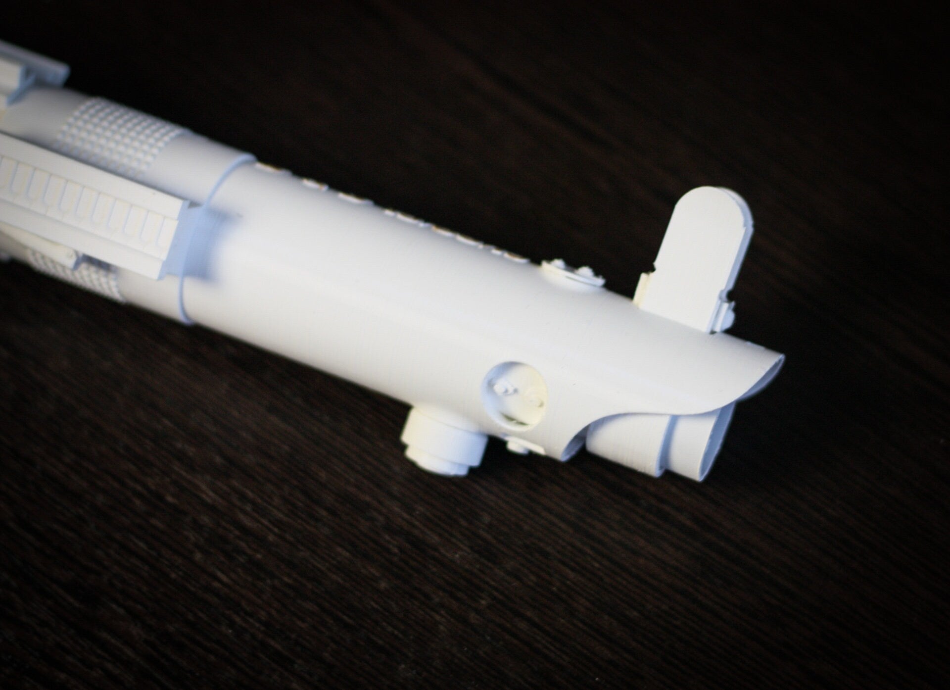 Star-Wars-Bridal-Bouquet-Holder-Pure-White-star-wars-wedding-Luke-Skywalker-