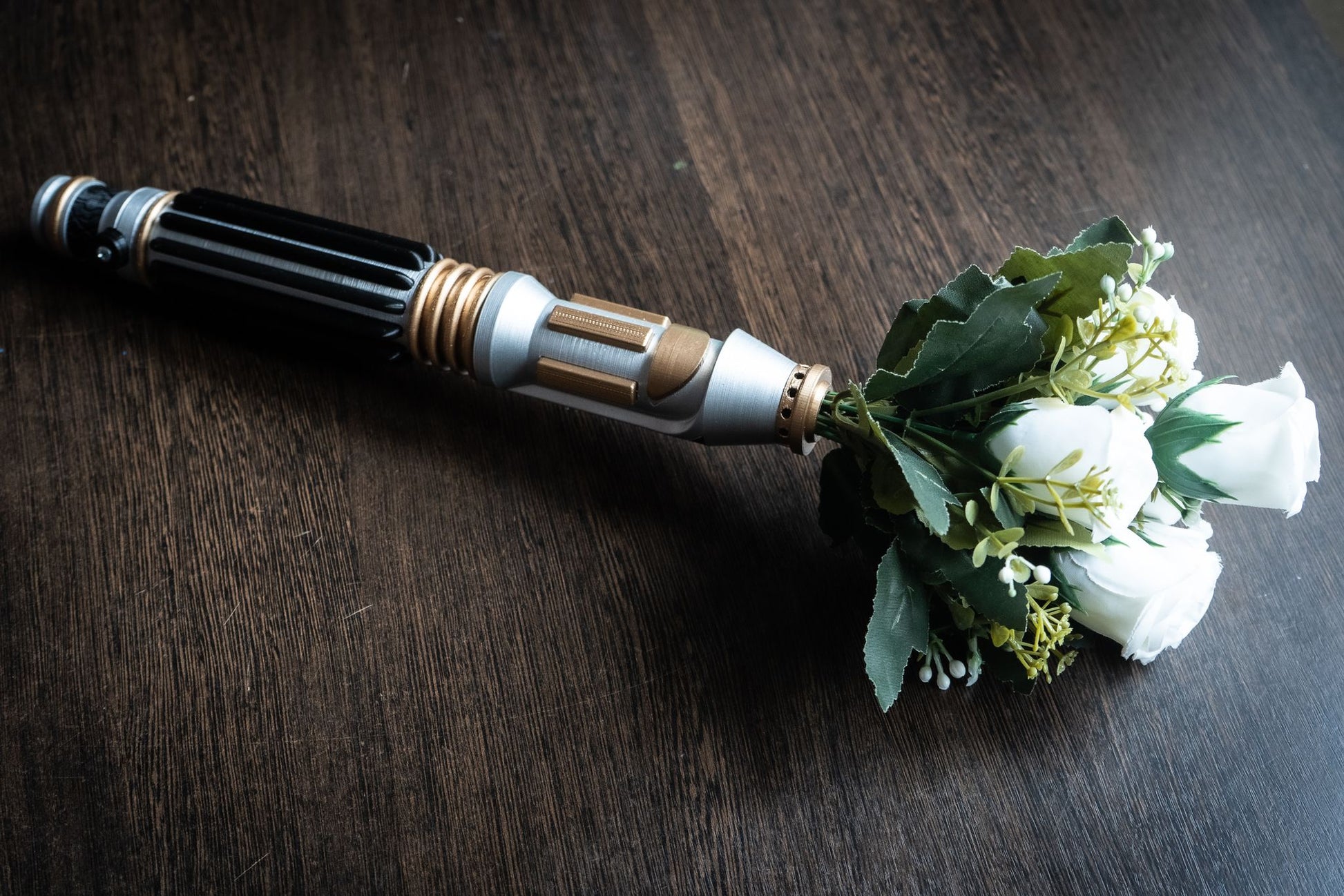 Star Wars Inspired Bridal Bouquet Holder | Wedding Bouquet Mace Windu Lightsaber Holder | star wars wedding - 3DPrintProps