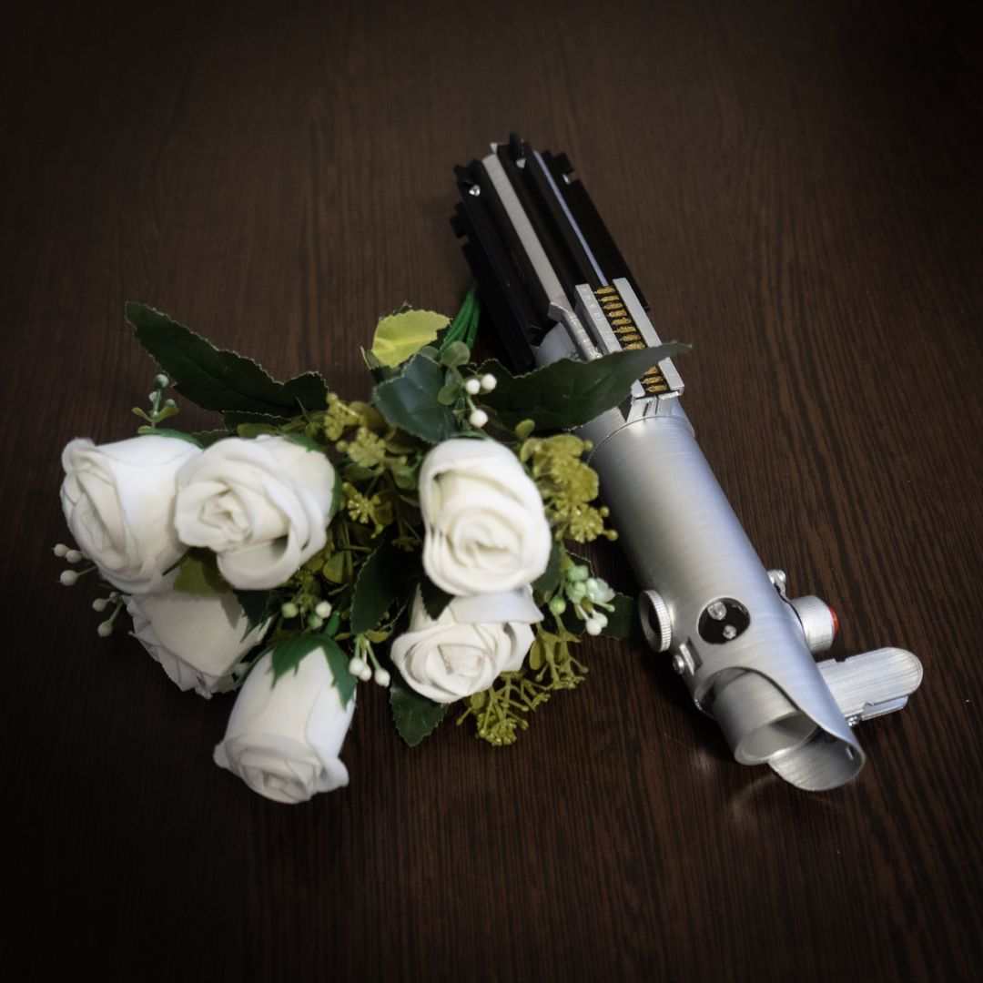 Star-Wars-Inspired-Bridal-Bouquet-Holder-Wedding-Bouquet-Lightsaber-Holder-Lightsaber-Bouquet-Holder-star-wars-wedding-Luke-Skywalker-4