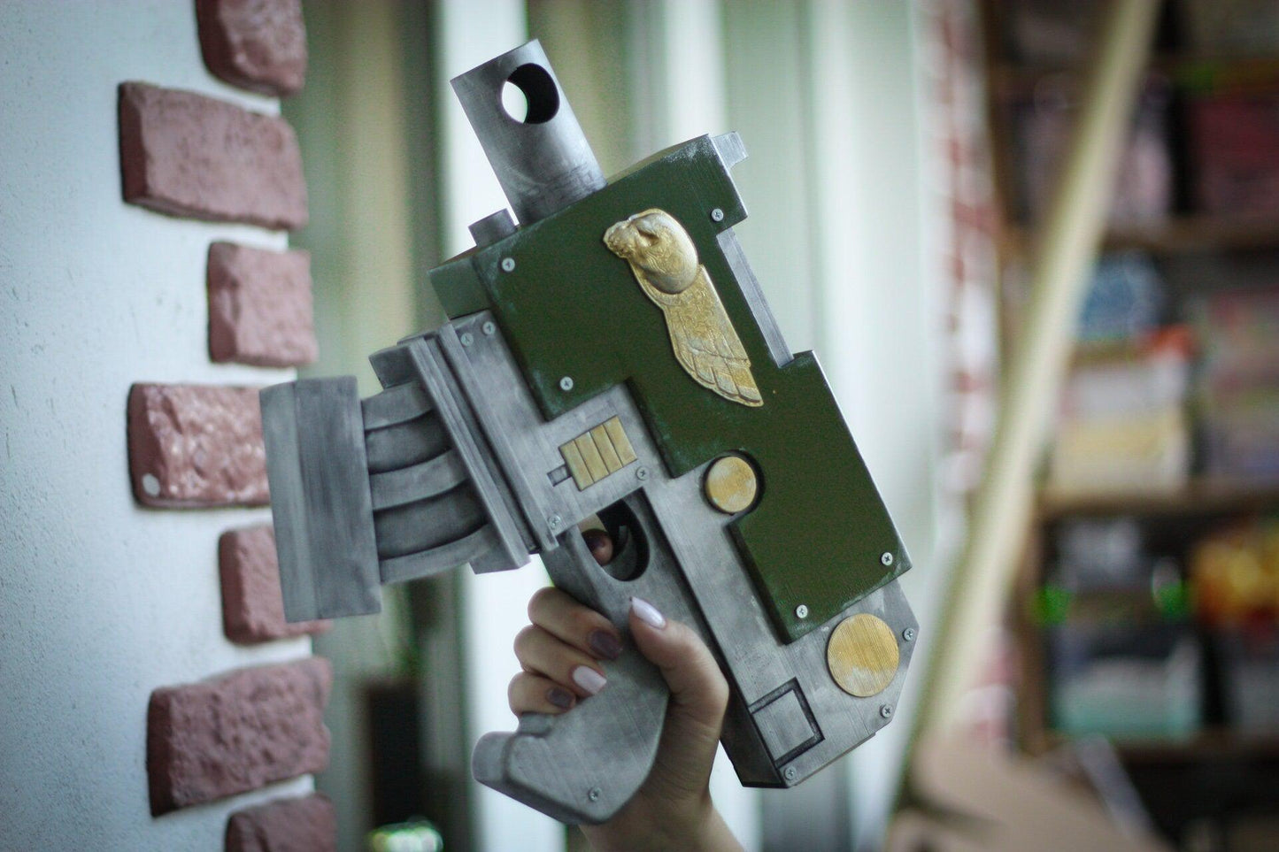 Bolt Pistol Replica | Warhammer 40K |  prop gun | Cosplay | Space Marine | Minotaurs | gun | cosplay weapon - 3DPrintProps