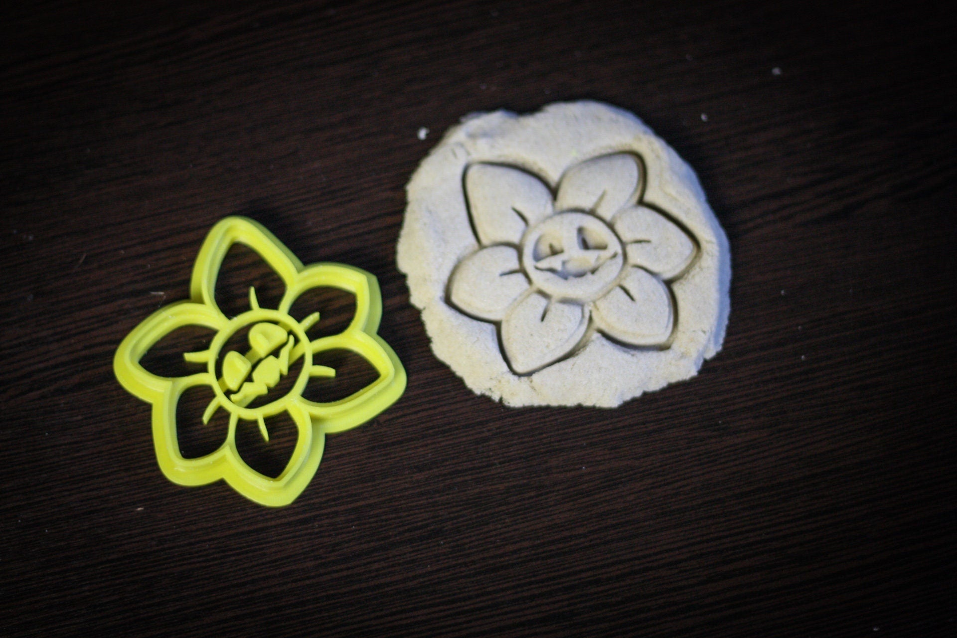 Flowey Cutter | undertale | Cookie Cutters | biscuit cutters | party cookie cutter | shape cookie cutter | Cutters cookie stamp - 3DPrintProps