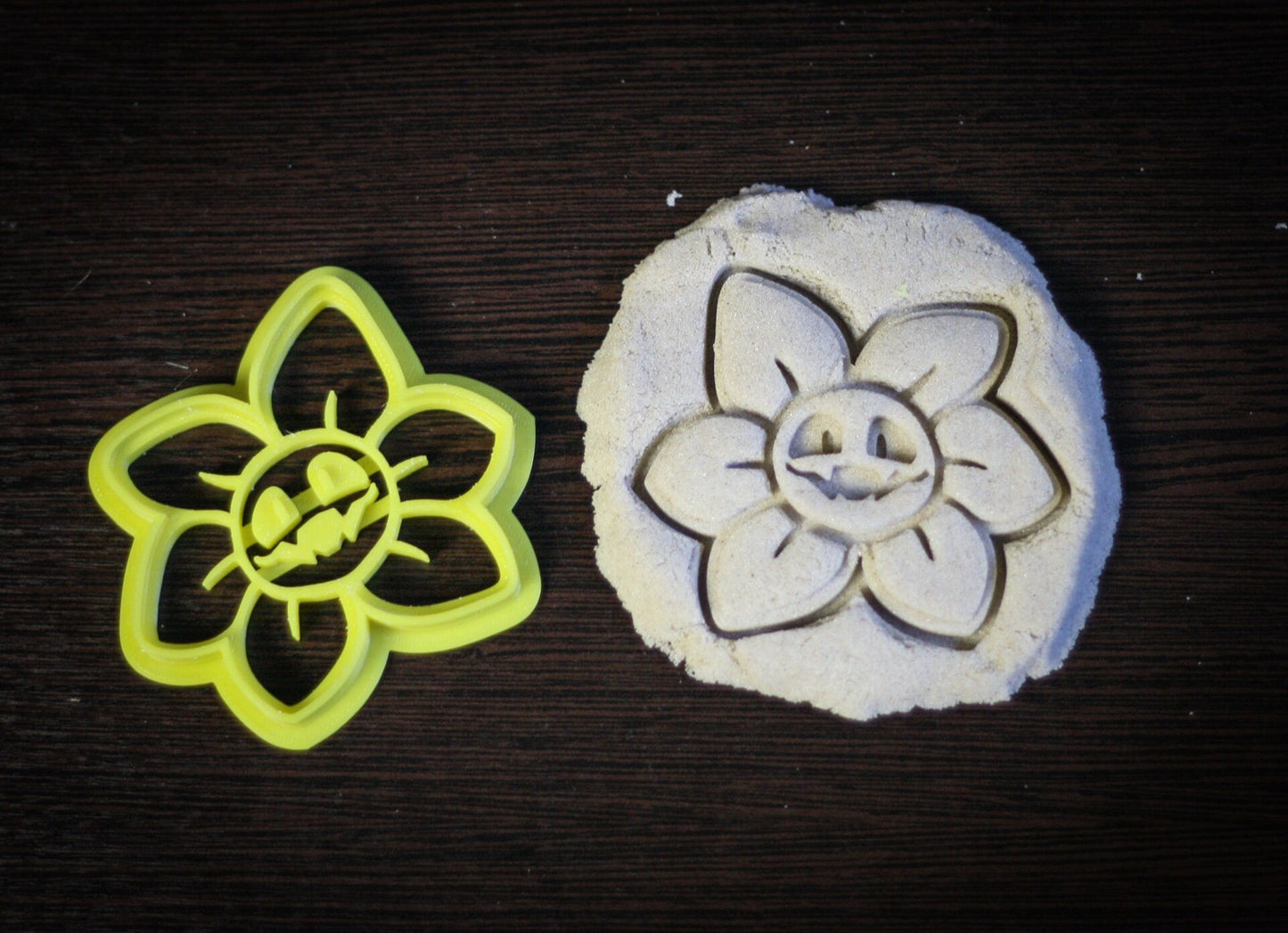Flowey Cutter | undertale | Cookie Cutters | biscuit cutters | party cookie cutter | shape cookie cutter | Cutters cookie stamp - 3DPrintProps