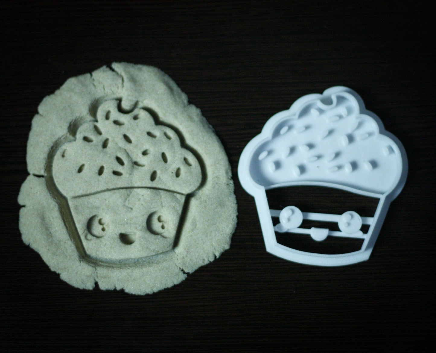 Kawaii muffin cookie cutter for cupcake party - 3DPrintProps