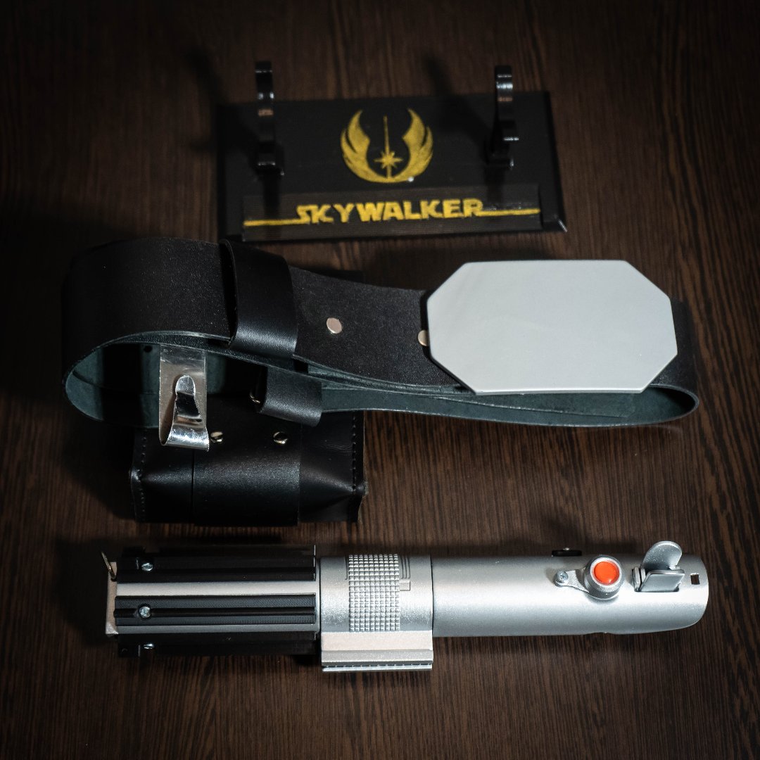 Luke Skywalker Lightsaber, Leather Belt, Stand | Star Wars Cosplay Replica