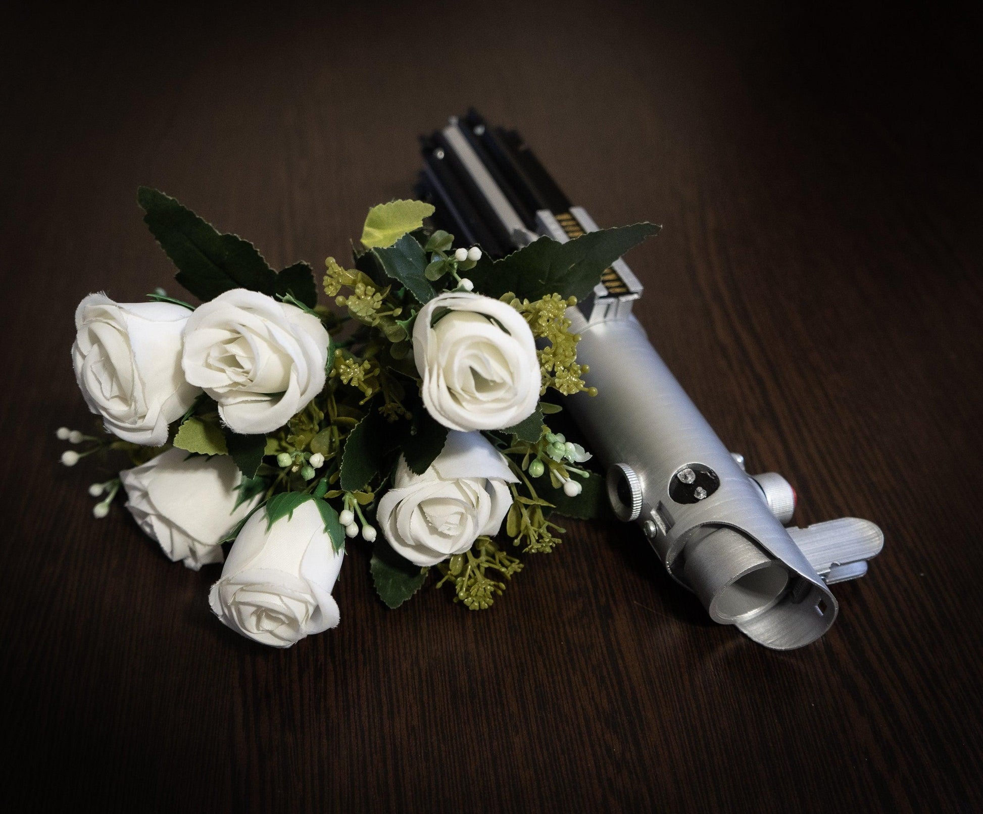 Star Wars Inspired Bridal Bouquet Holder | Wedding Bouquet Lightsaber Holder | Lightsaber Bouquet Holder | star wars wedding Luke Skywalker - 3DPrintProps