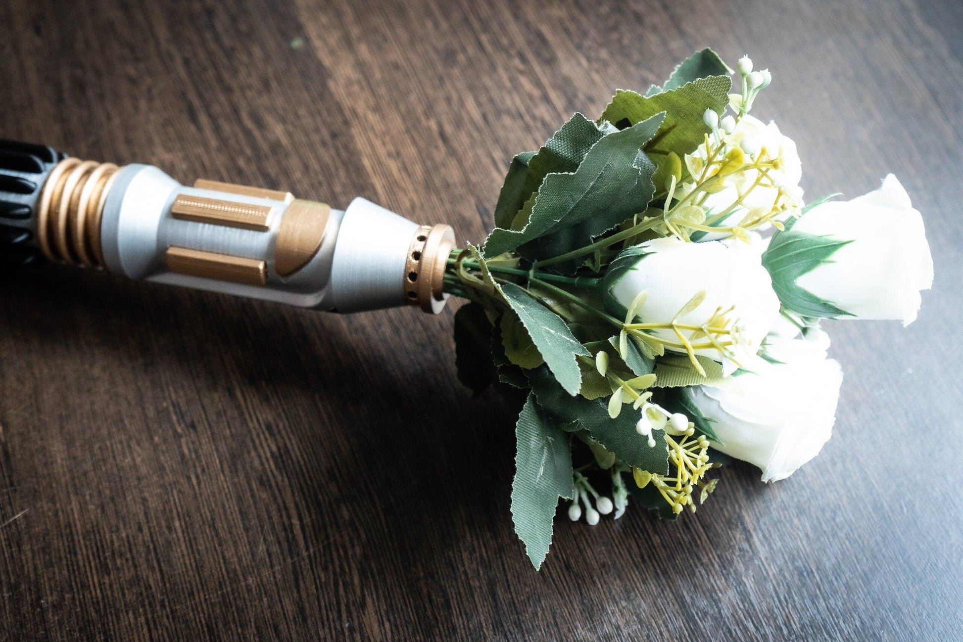 Star Wars Inspired Bridal Bouquet Holder | Wedding Bouquet Mace Windu Lightsaber Holder | star wars wedding - 3DPrintProps